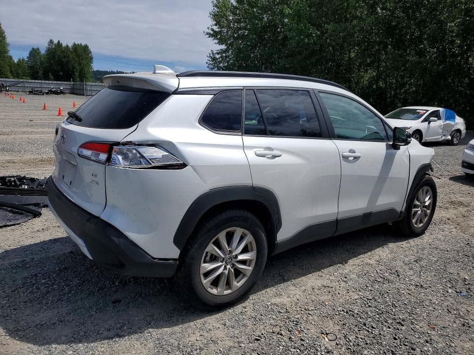 2024 TOYOTA COROLLA CROSS LE 3