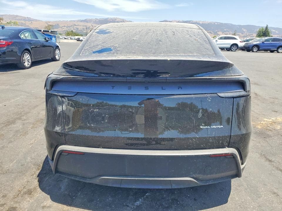 2026 TESLA MODEL Y 6