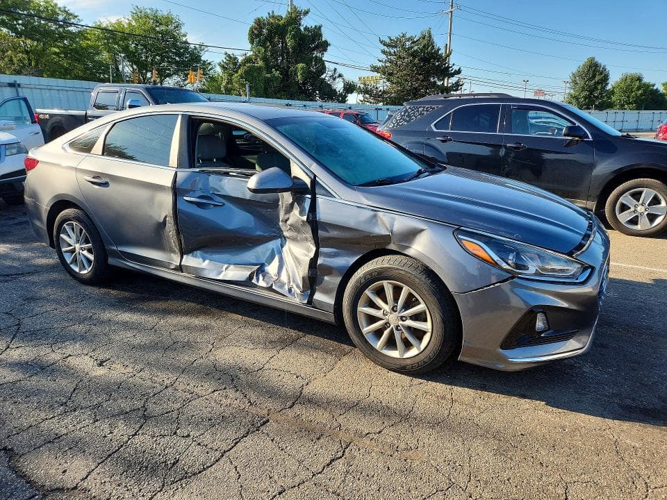 2019 HYUNDAI SONATA SE 4