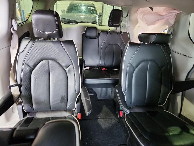 2024 CHRYSLER PACIFICA LIMITED 10