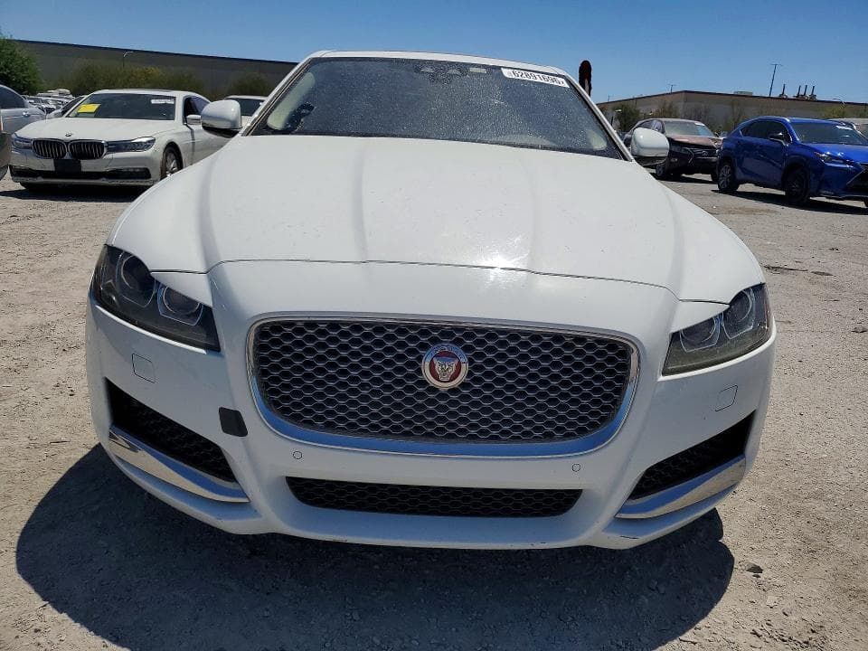 2017 JAGUAR XF PRESTIGE 5