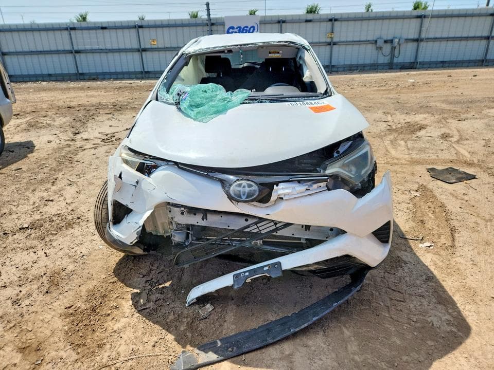 2018 TOYOTA RAV4 LE 5