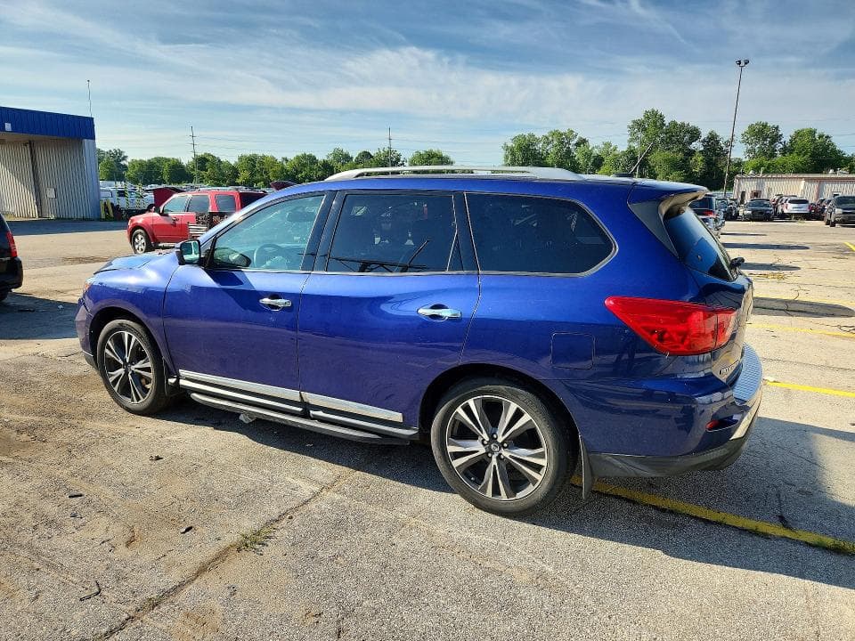 2017 NISSAN PATHFINDER PLATINUM 2