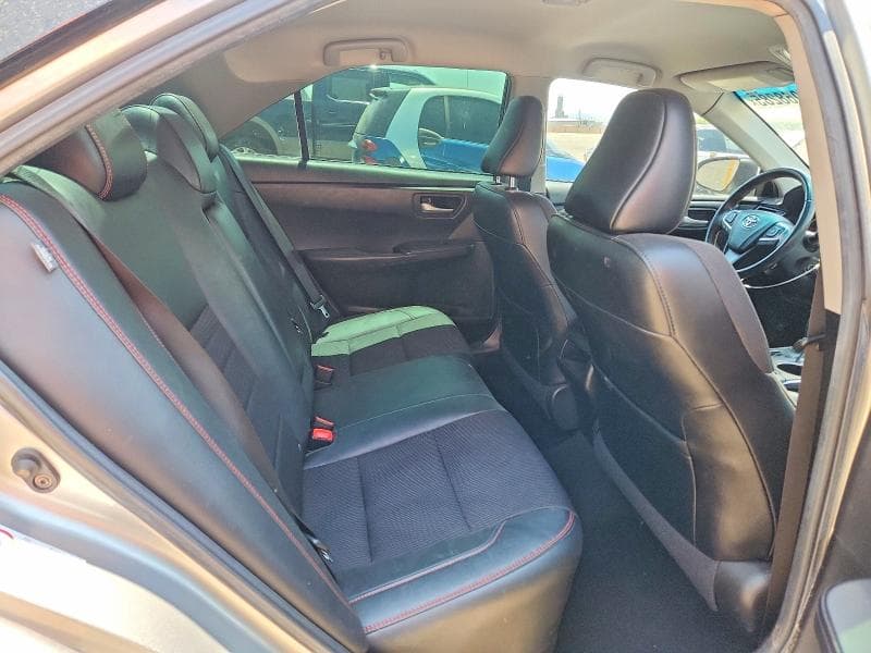 2017 TOYOTA CAMRY SE 10