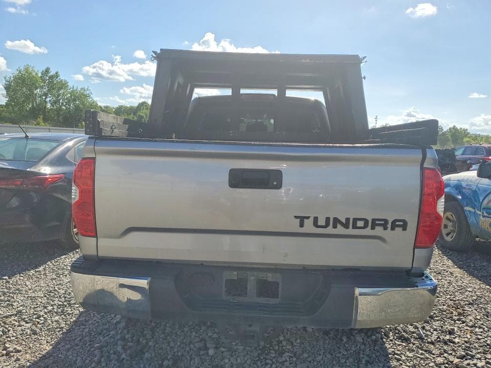 2017 TOYOTA TUNDRA SR5 6