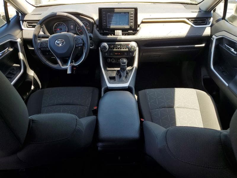2022 TOYOTA RAV4 XLE 8