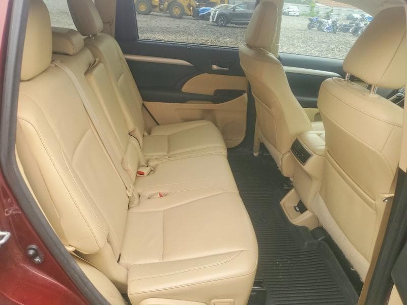 2017 TOYOTA HIGHLANDER XLE 11