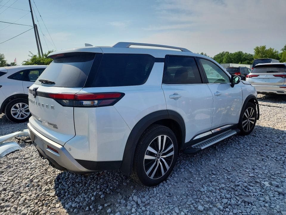 2025 NISSAN PATHFINDER PLATINUM 3