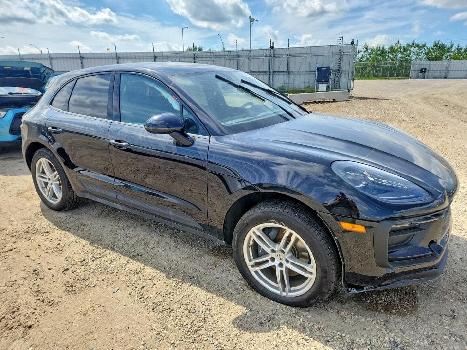 2026 PORSCHE MACAN BASE 4