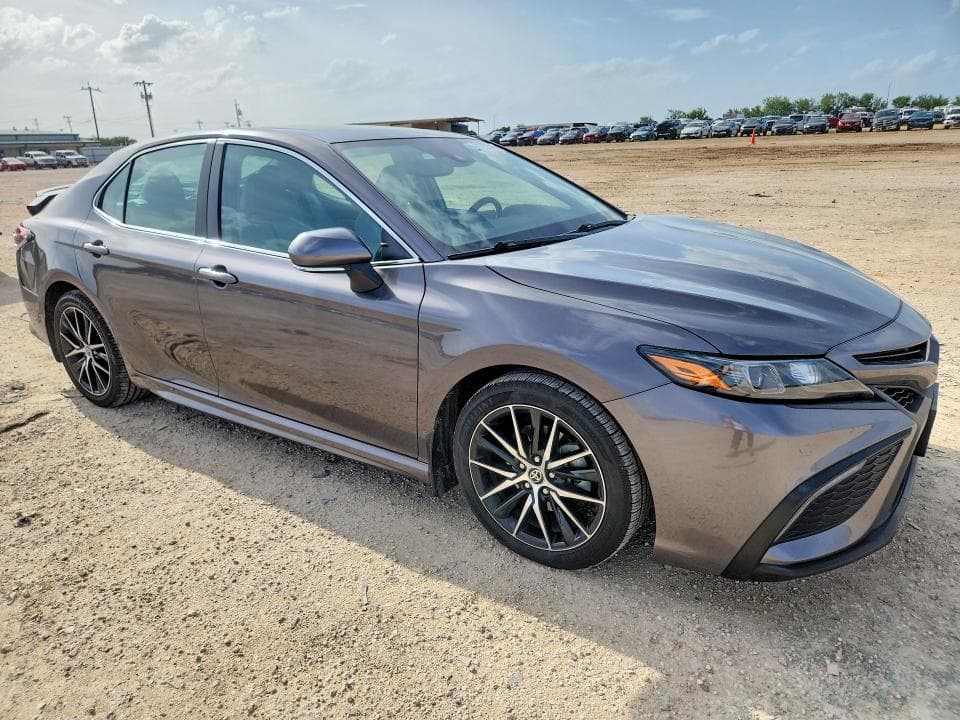 2023 TOYOTA CAMRY HYBRID SE 4