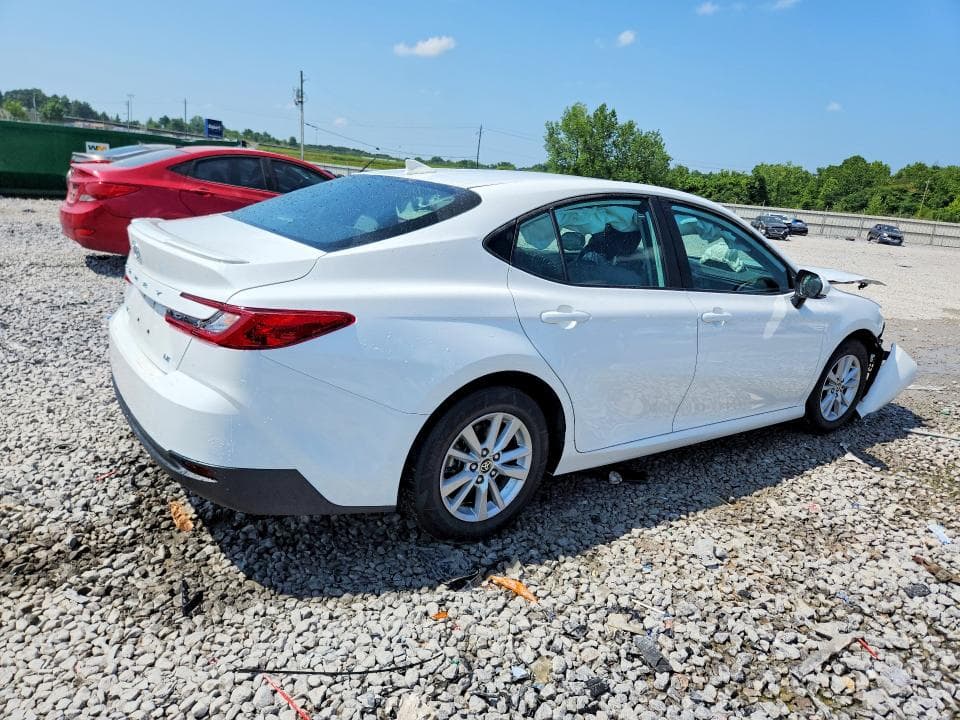 2025 TOYOTA CAMRY LE 3