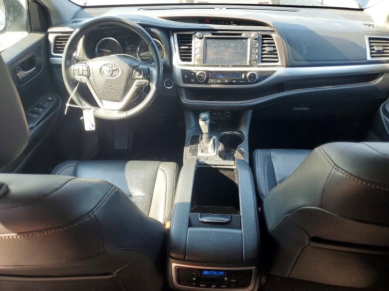 2019 TOYOTA HIGHLANDER XLE 8