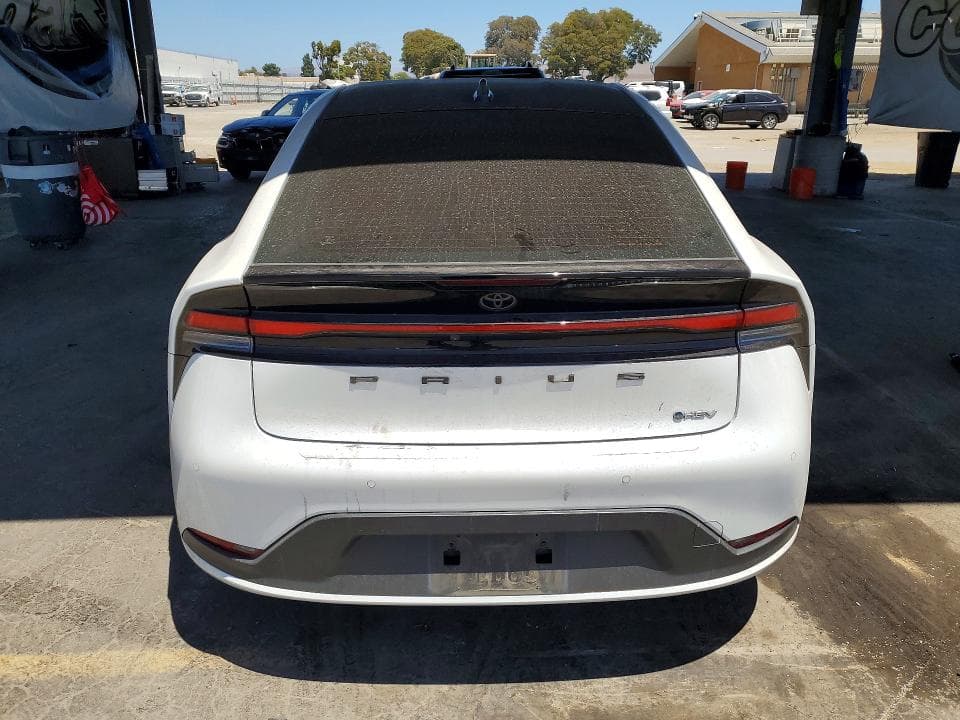 2024 TOYOTA PRIUS LE 6