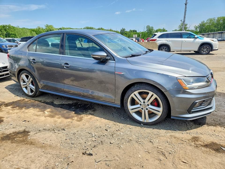 2017 VOLKSWAGEN JETTA GLI 4