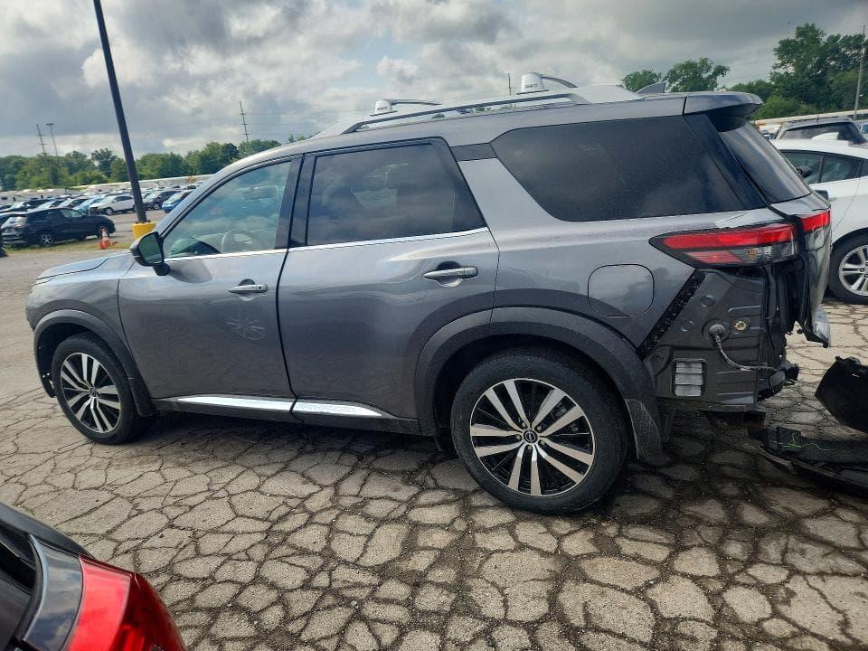 2023 NISSAN PATHFINDER PLATINUM 2