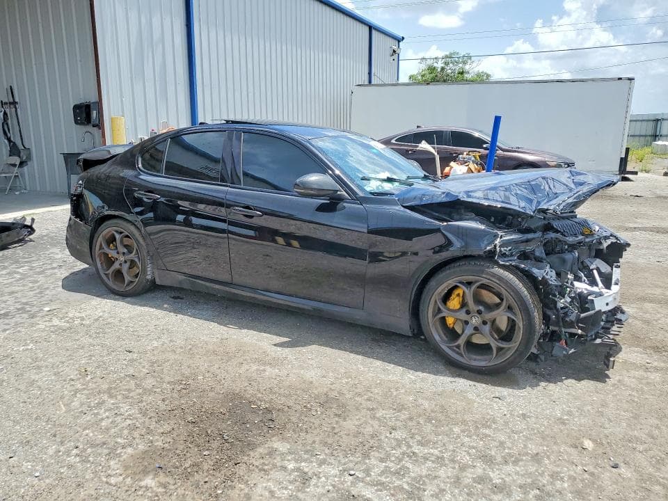 2021 ALFA ROMEO GIULIA TI 4