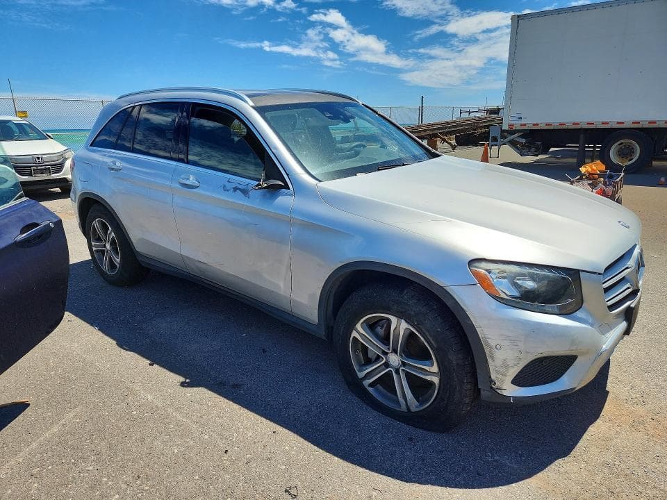 2017 MERCEDES-BENZ GLC 300 300 4