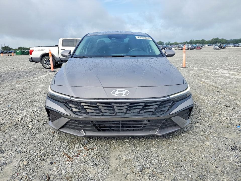 2024 HYUNDAI ELANTRA BLUE 5