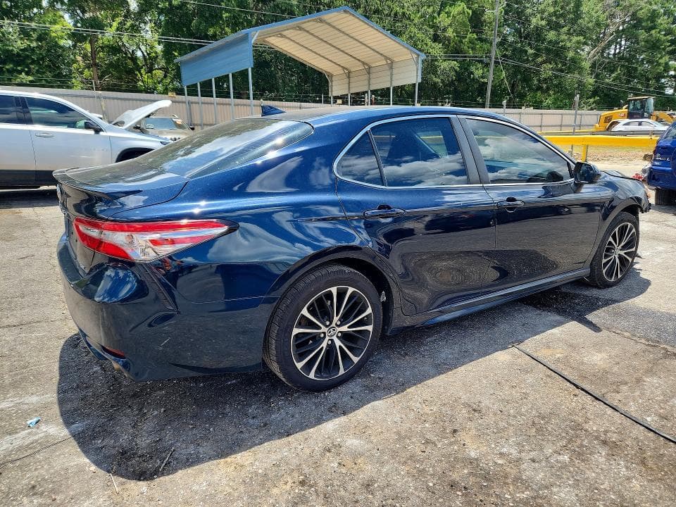2019 TOYOTA CAMRY SE 3