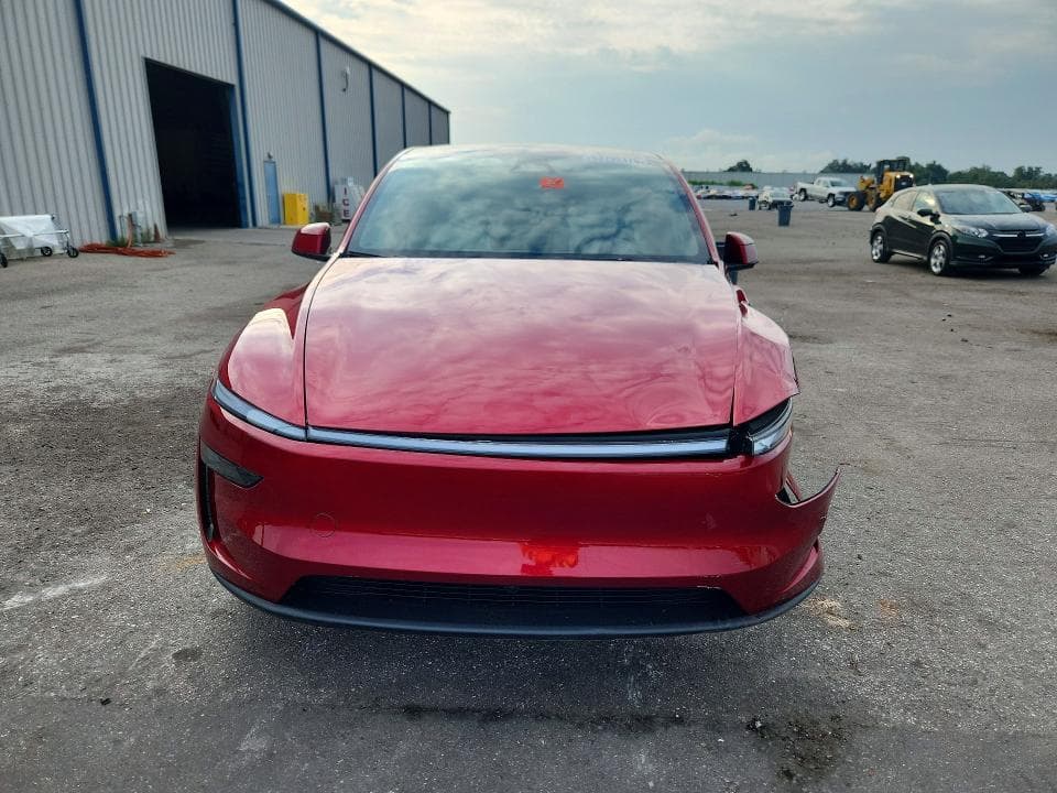 2026 TESLA MODEL Y 5