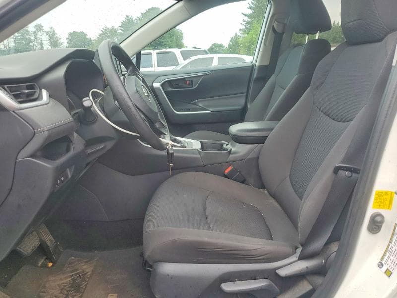 2019 TOYOTA RAV4 LE 7