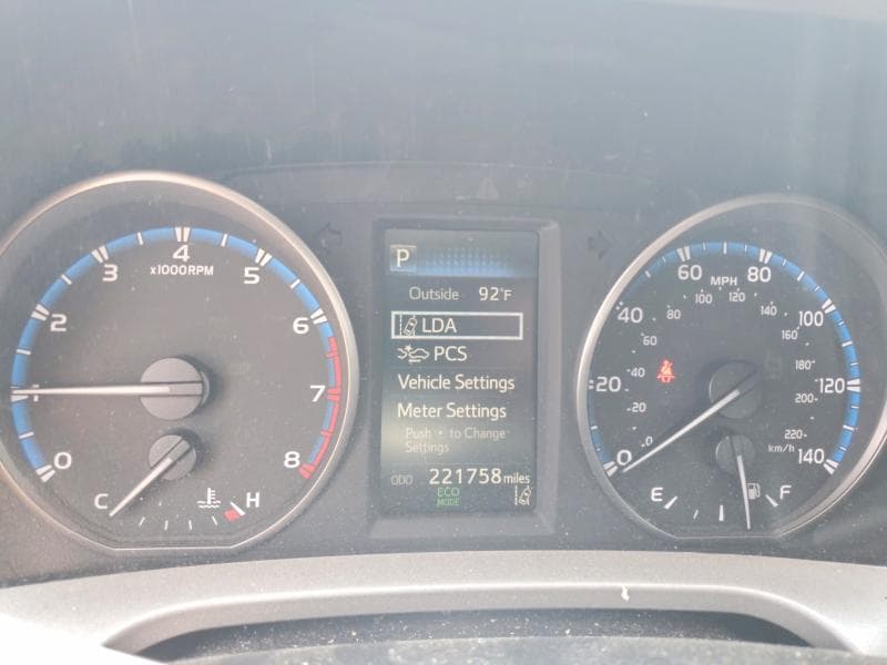 2017 TOYOTA RAV4 LE 9