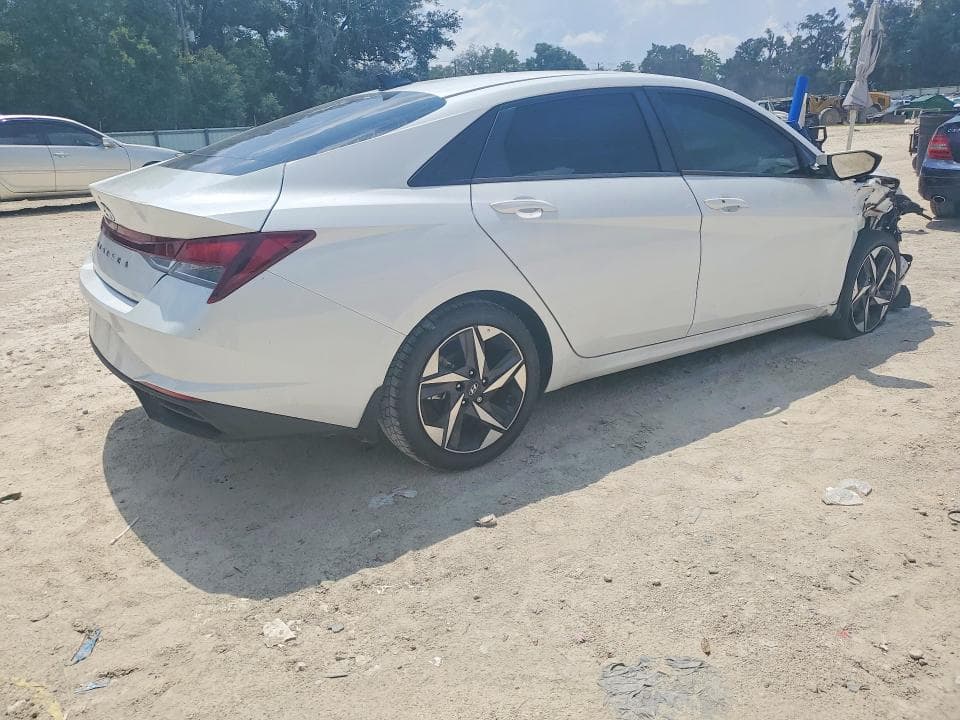 2023 HYUNDAI ELANTRA SEL 3