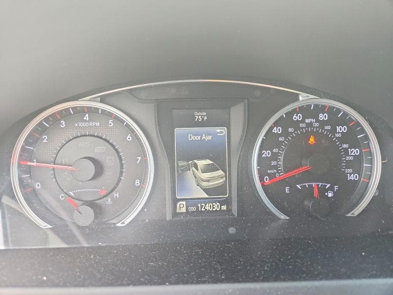 2017 TOYOTA CAMRY SE 9