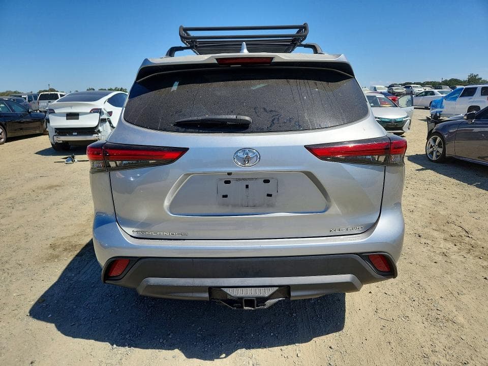 2021 TOYOTA HIGHLANDER XLE 6