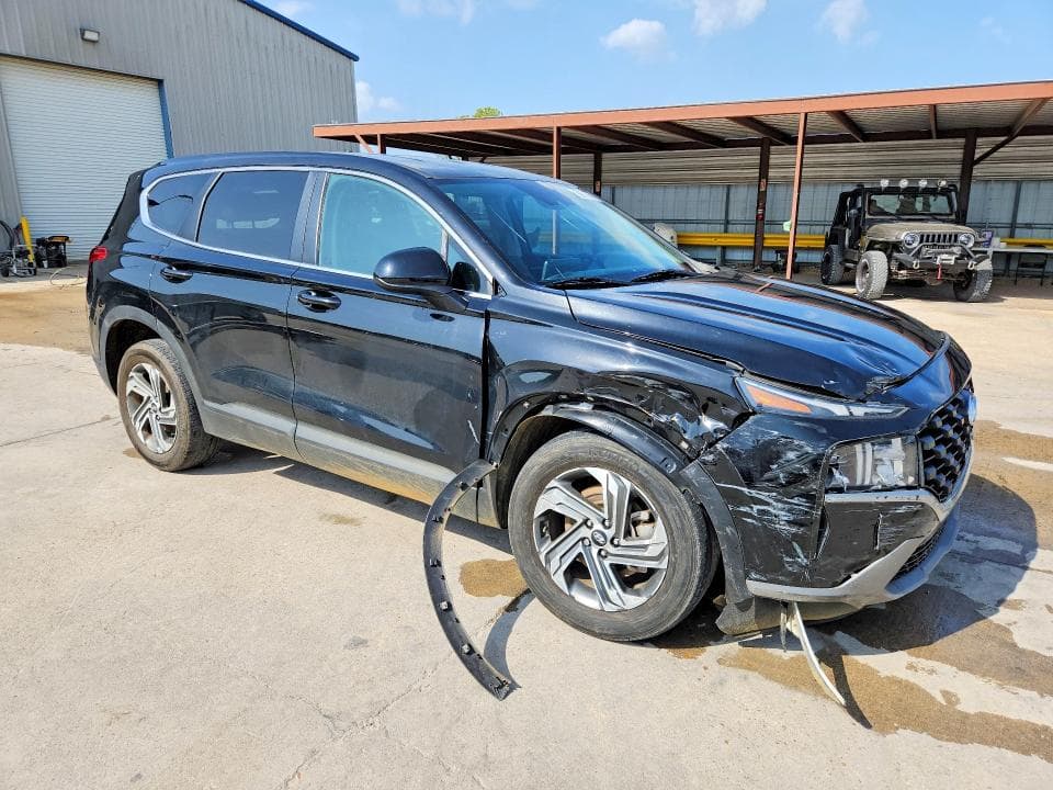 2023 HYUNDAI SANTA FE SE 4