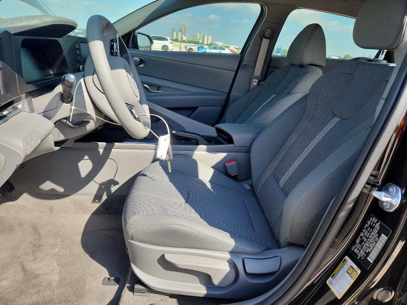 2026 HYUNDAI ELANTRA SE 7