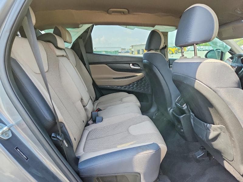 2019 HYUNDAI SANTA FE SE 11