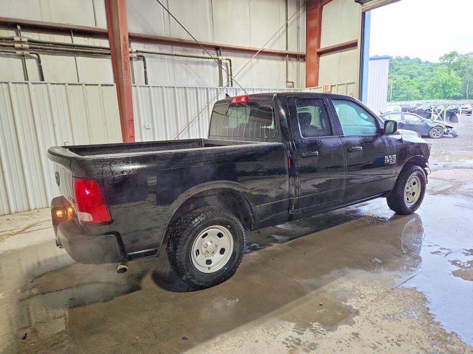 2023 RAM 1500 CLASSIC TRADESMAN 3