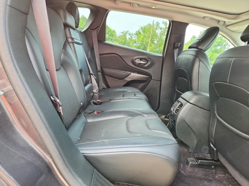 2019 JEEP CHEROKEE LIMITED 11