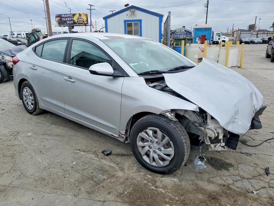 2017 HYUNDAI ELANTRA SE 4