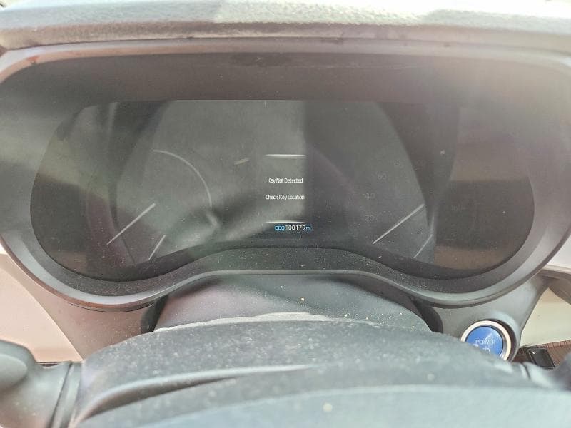2022 TOYOTA SIENNA XLE 9