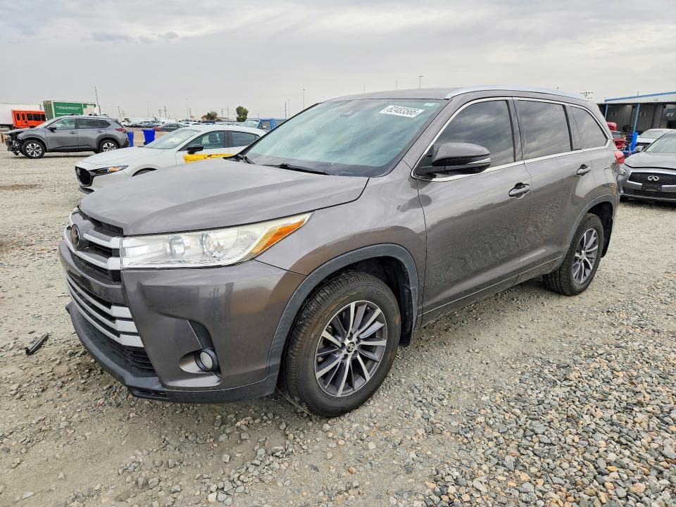 2017 TOYOTA HIGHLANDER XLE - 1