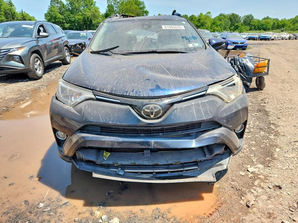 2018 TOYOTA RAV4 XLE 5