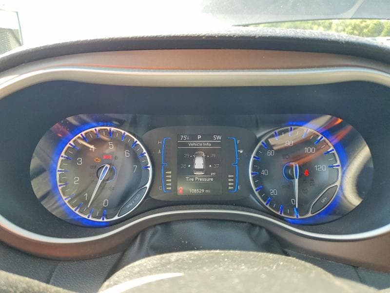 2017 CHRYSLER PACIFICA TOURING 9