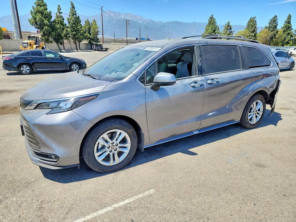 2026 TOYOTA SIENNA XLE 7-PASSENGER