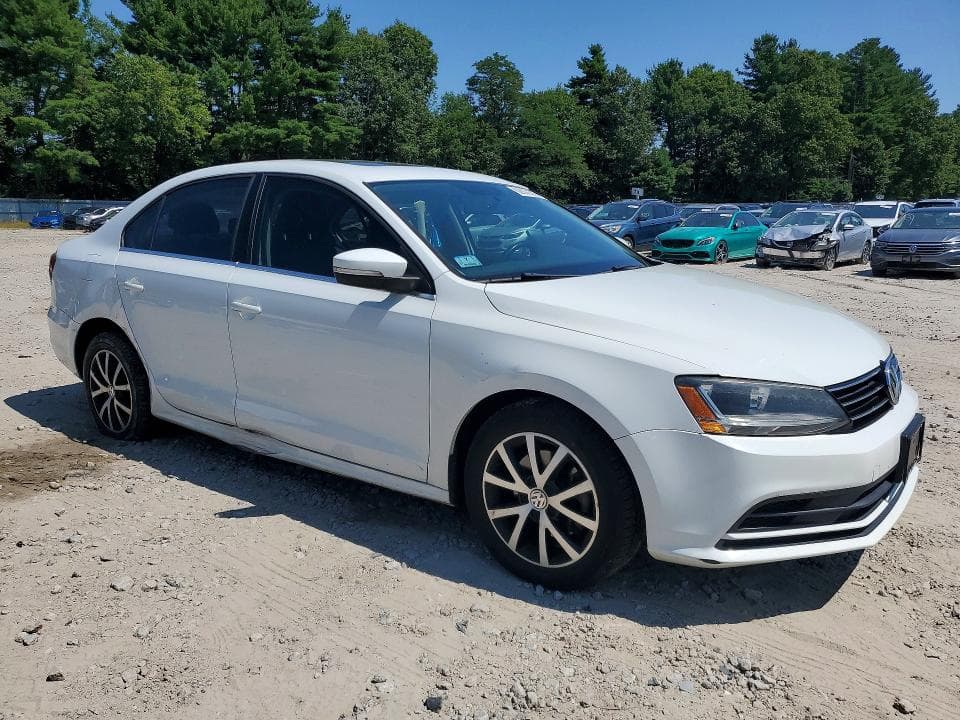 2017 VOLKSWAGEN JETTA SE 4