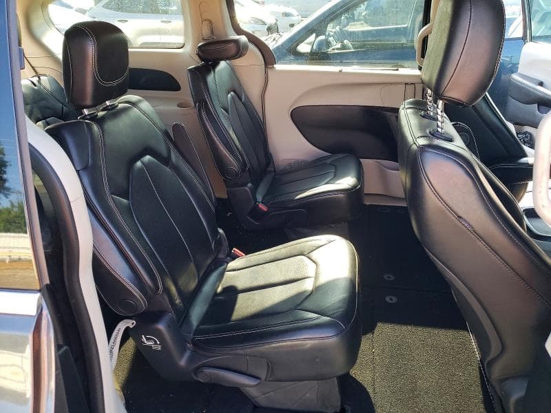 2020 CHRYSLER VOYAGER LXI 11