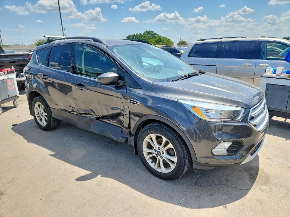 2018 FORD ESCAPE SE 4