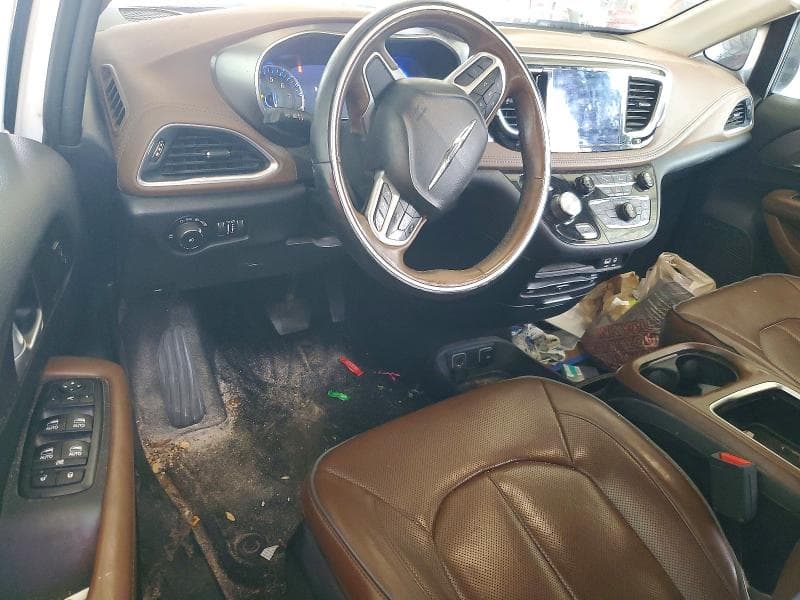 2017 CHRYSLER PACIFICA LIMITED 8