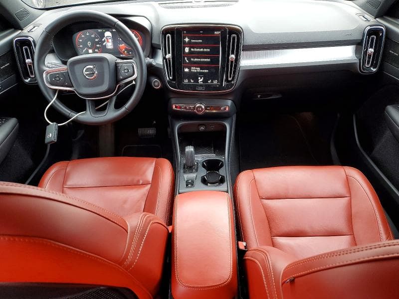 2019 VOLVO XC40 T5 MOMENTUM 8