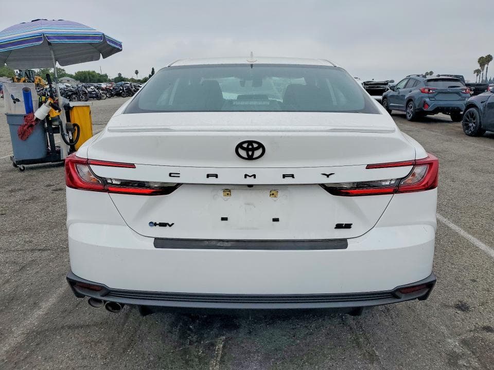 2025 TOYOTA CAMRY SE 6