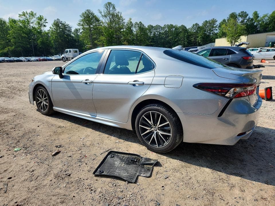 2021 TOYOTA CAMRY SE 2