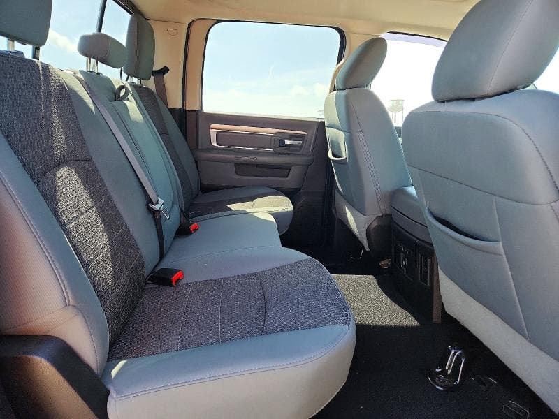 2019 RAM 1500 CLASSIC SLT 10