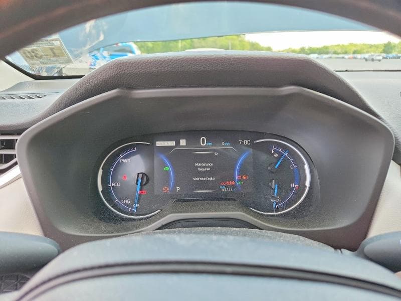2025 TOYOTA RAV4 HYBRID XLE 9