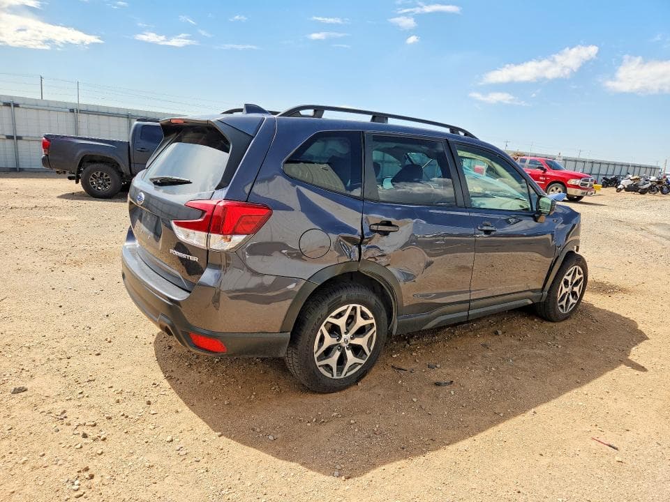 2023 SUBARU FORESTER PREMIUM 3